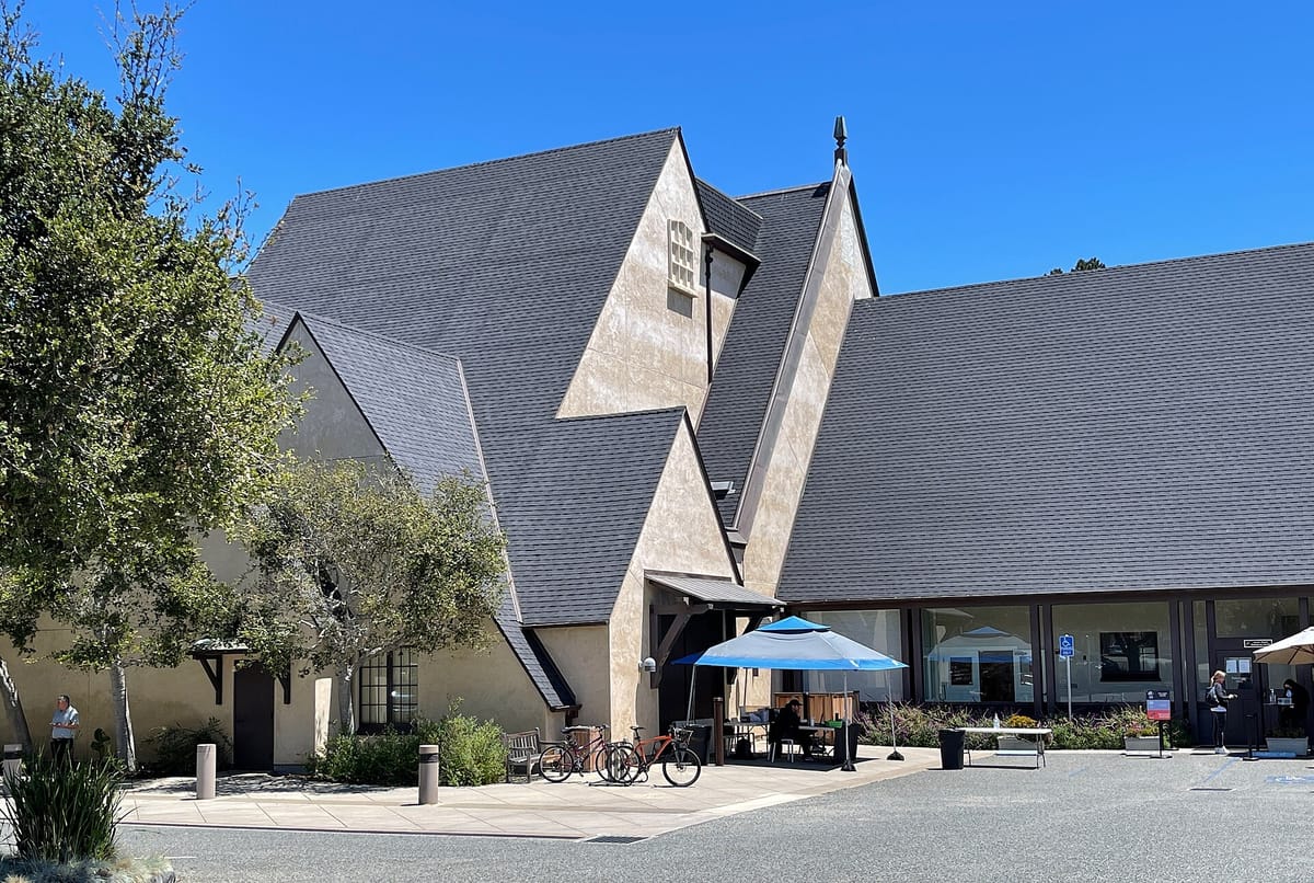 The main entrance of Sunset Center